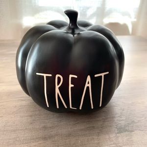 Rae Dunn TREAT pumpkin